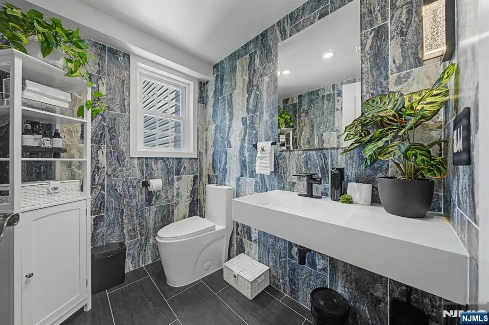 11 Hanover Place Glen Rock, NJ 07452