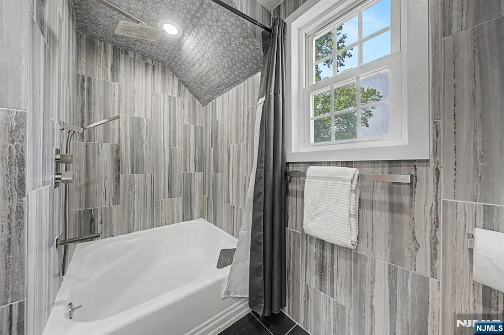 11 Hanover Place Glen Rock, NJ 07452