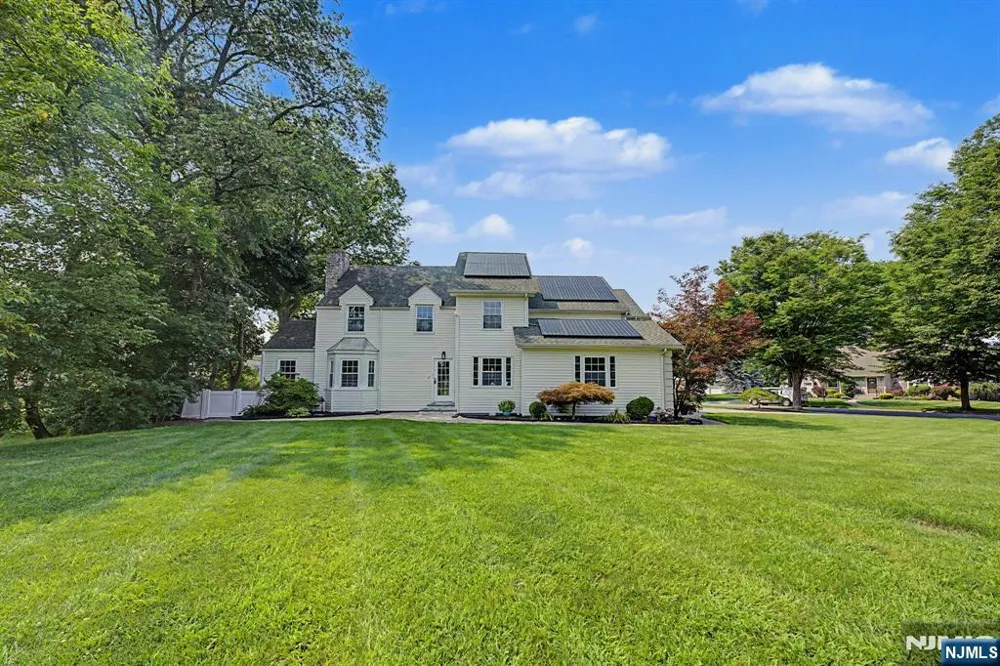 11 Hanover Place Glen Rock, NJ 07452