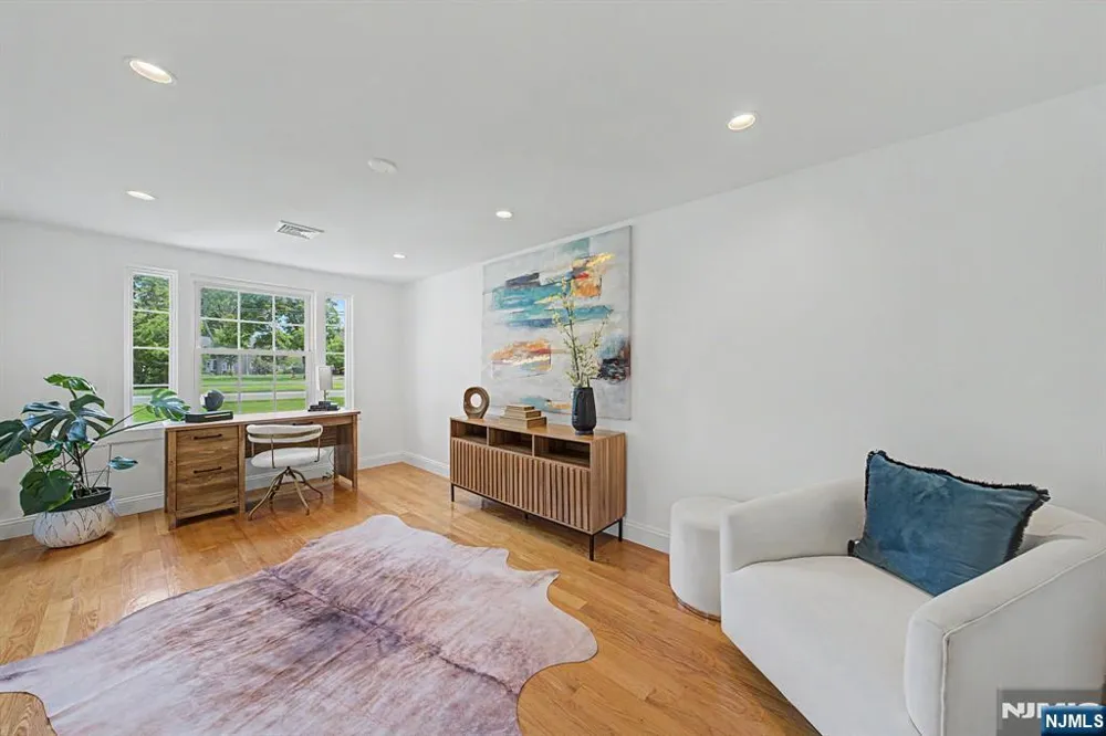11 Hanover Place Glen Rock, NJ 07452