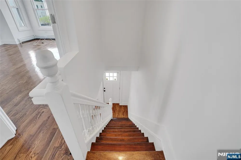 142 Steuben Street East Orange, NJ 07018