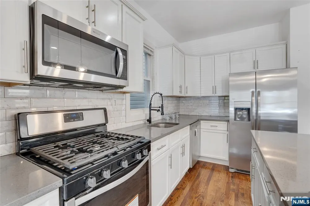 142 Steuben Street East Orange, NJ 07018