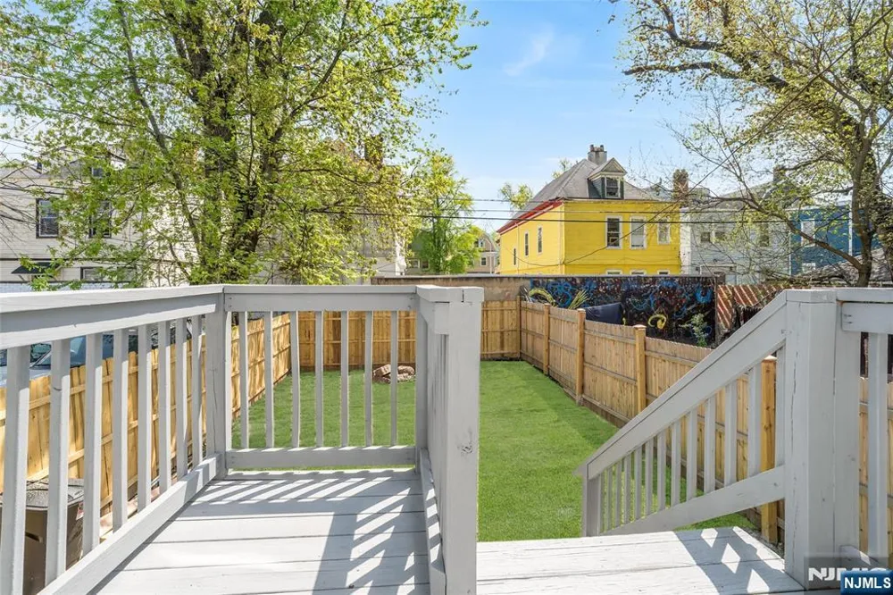 142 Steuben Street East Orange, NJ 07018
