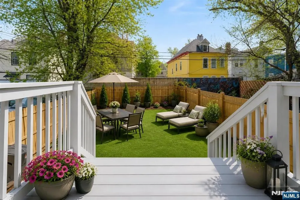 142 Steuben Street East Orange, NJ 07018