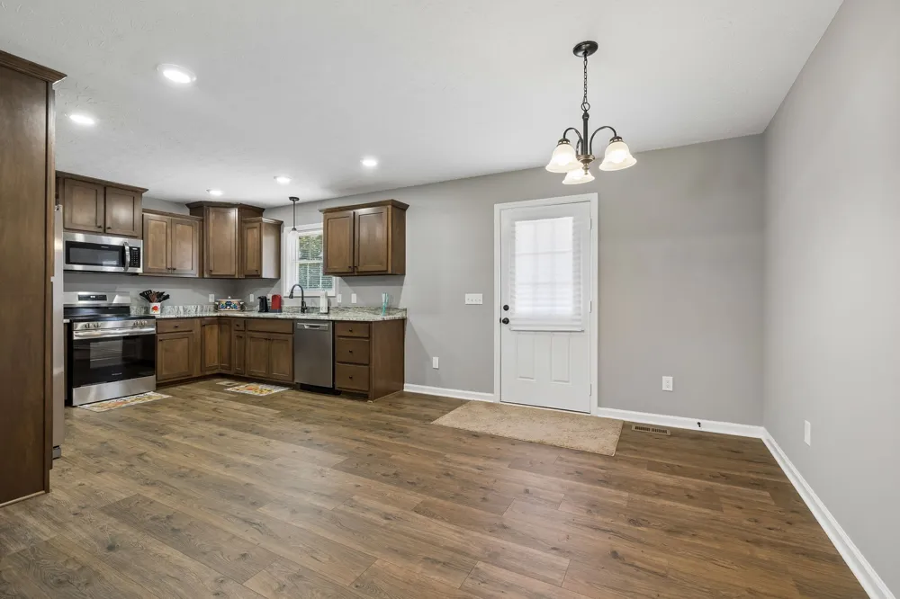 73 Marys Ln Lafayette, TN 37083