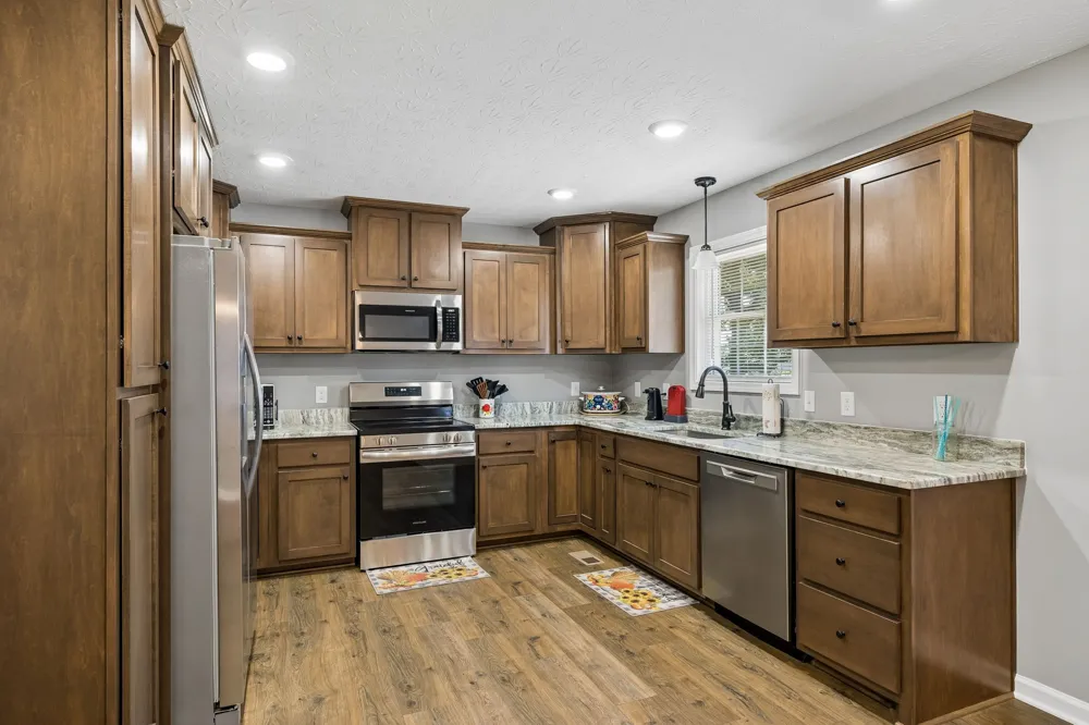 73 Marys Ln Lafayette, TN 37083