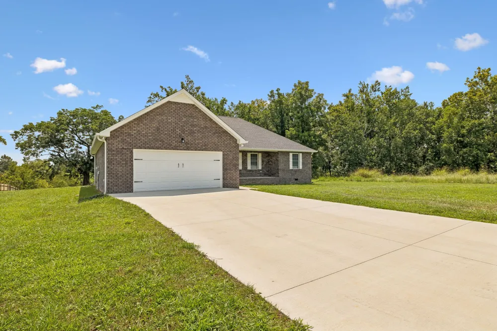 73 Marys Ln Lafayette, TN 37083