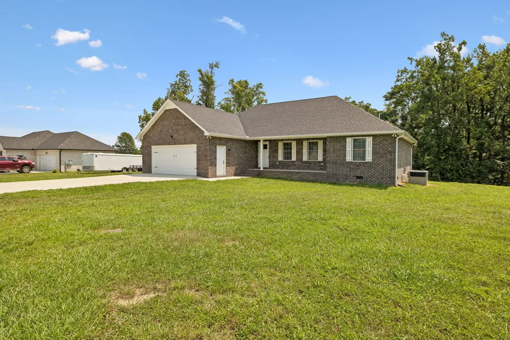 73 Marys Ln Lafayette, TN 37083