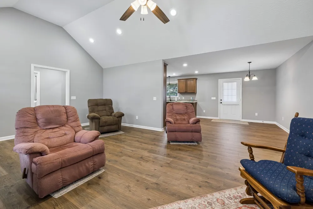 73 Marys Ln Lafayette, TN 37083