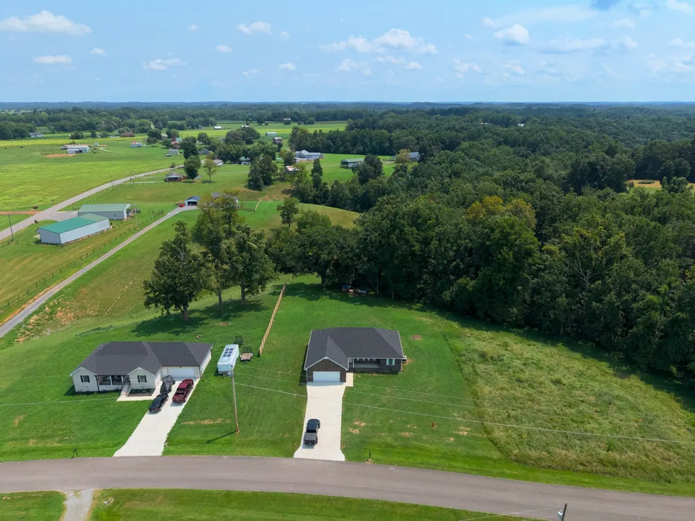 73 Marys Ln Lafayette, TN 37083