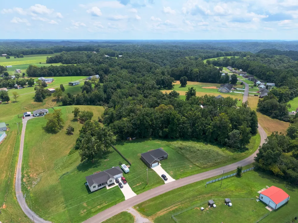 73 Marys Ln Lafayette, TN 37083