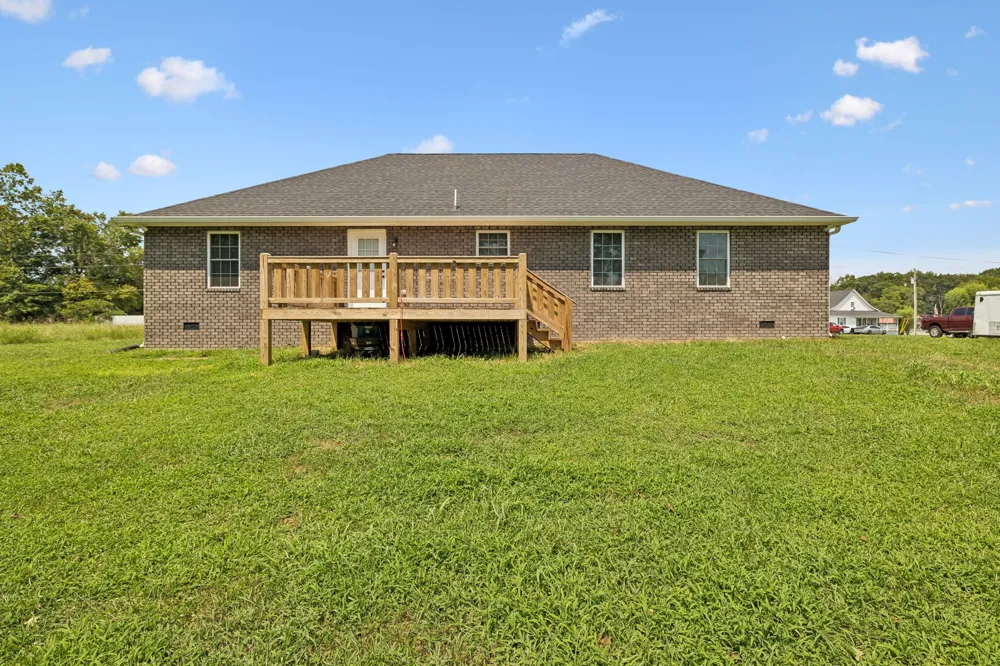 73 Marys Ln Lafayette, TN 37083