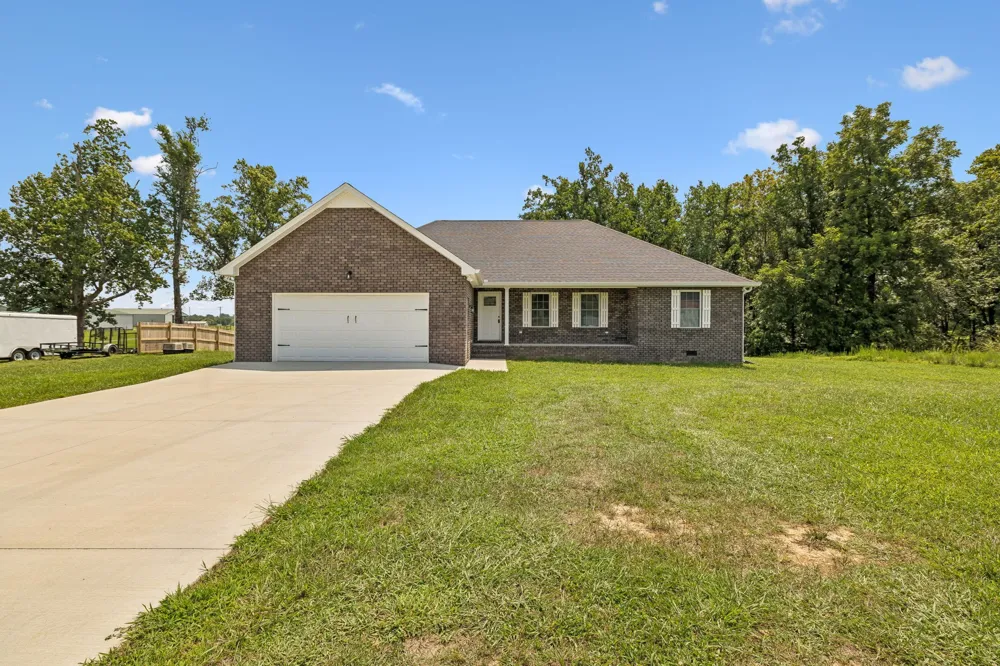 73 Marys Ln Lafayette, TN 37083