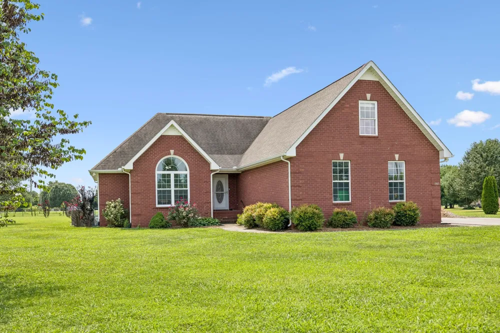 1983 Young Ln Chapel Hill, TN 37034