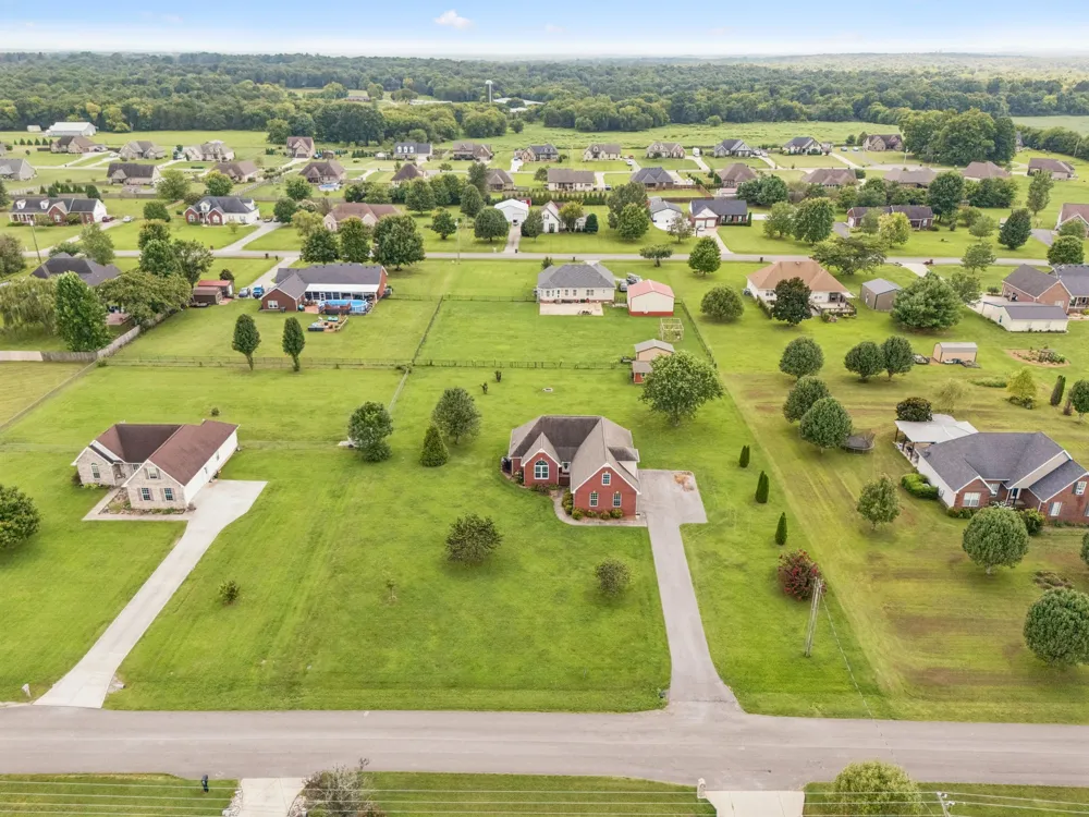 1983 Young Ln Chapel Hill, TN 37034
