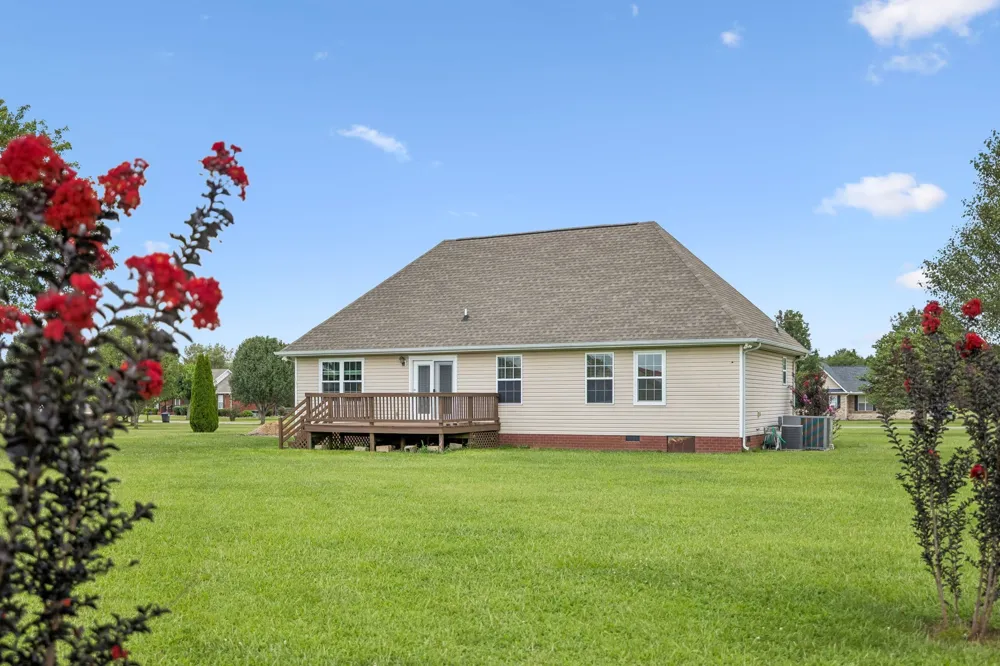 1983 Young Ln Chapel Hill, TN 37034