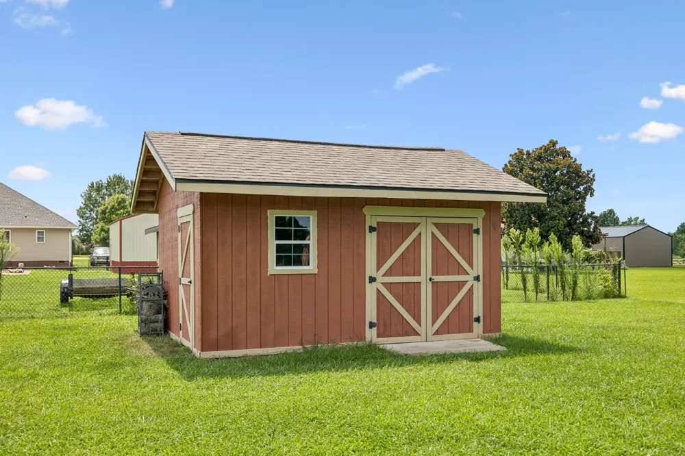 1983 Young Ln Chapel Hill, TN 37034