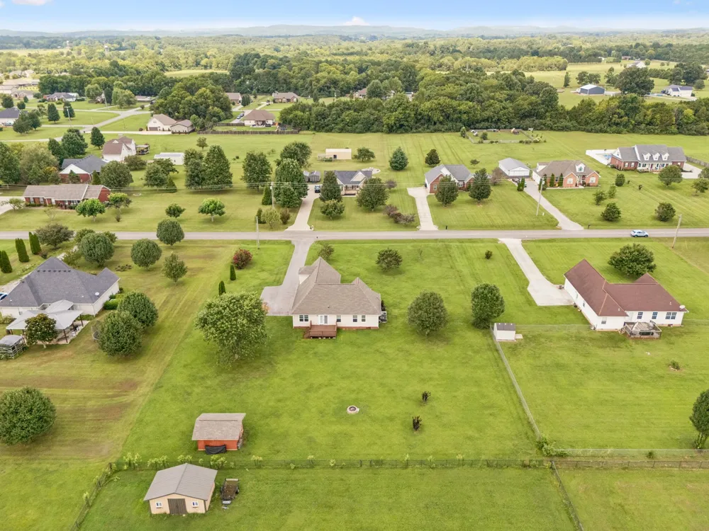 1983 Young Ln Chapel Hill, TN 37034