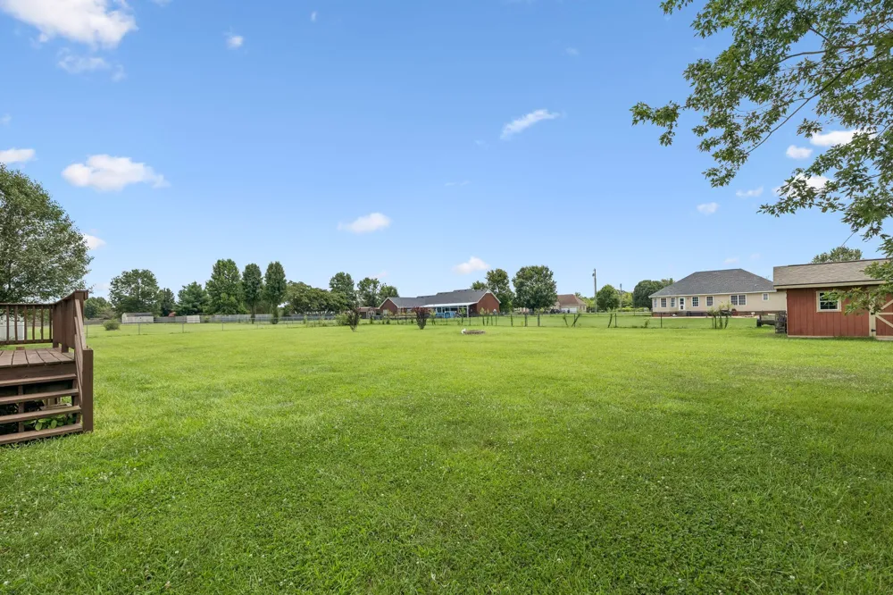 1983 Young Ln Chapel Hill, TN 37034