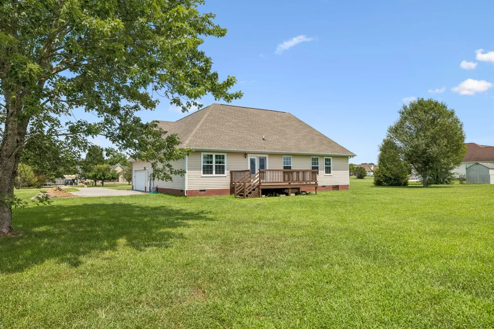 1983 Young Ln Chapel Hill, TN 37034