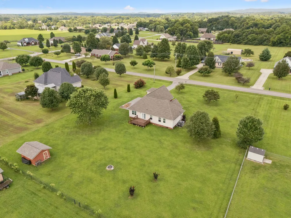 1983 Young Ln Chapel Hill, TN 37034
