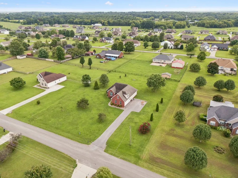 1983 Young Ln Chapel Hill, TN 37034