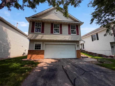 7476 Hampton Lane