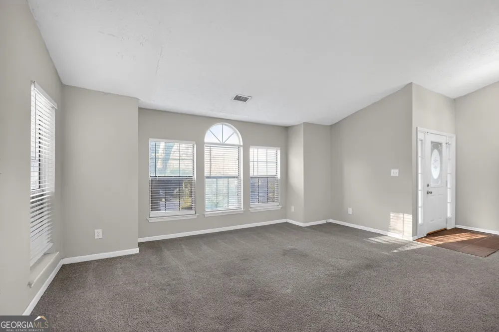 716 Shore LN Lithonia, GA 30058