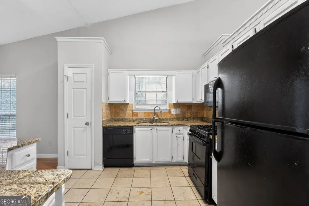 716 Shore LN Lithonia, GA 30058
