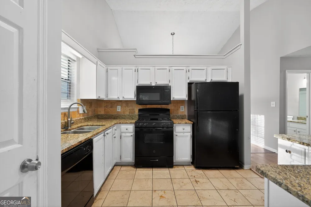 716 Shore LN Lithonia, GA 30058