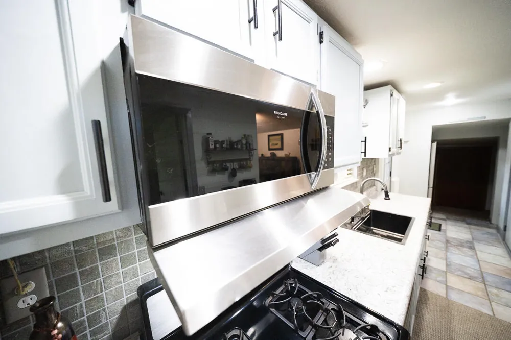 9728 Lakeview Drive Jerome, MI 49249