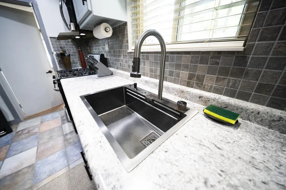 9728 Lakeview Drive Jerome, MI 49249