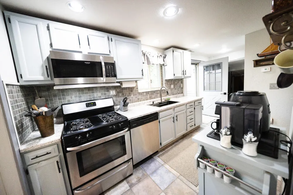 9728 Lakeview Drive Jerome, MI 49249