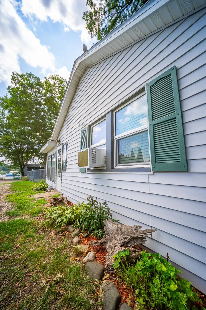 9728 Lakeview Drive Jerome, MI 49249