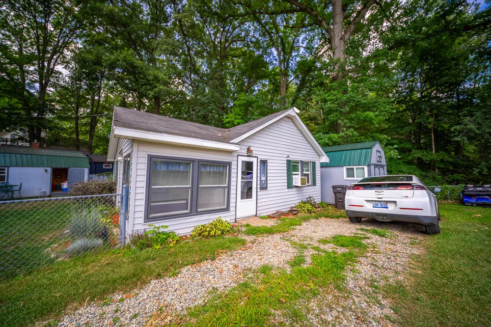 9728 Lakeview Drive Jerome, MI 49249