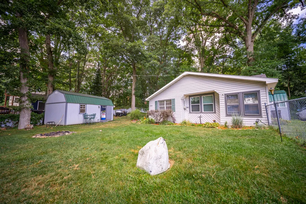 9728 Lakeview Drive Jerome, MI 49249