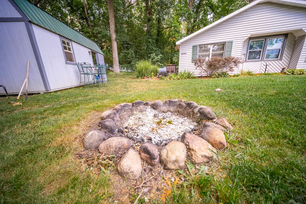 9728 Lakeview Drive Jerome, MI 49249
