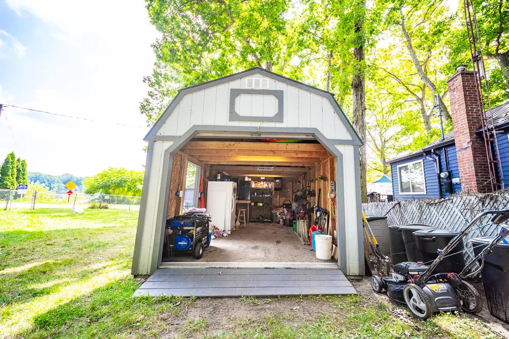 9728 Lakeview Drive Jerome, MI 49249