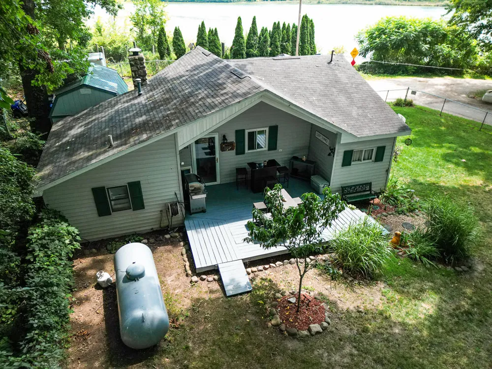 9728 Lakeview Drive Jerome, MI 49249