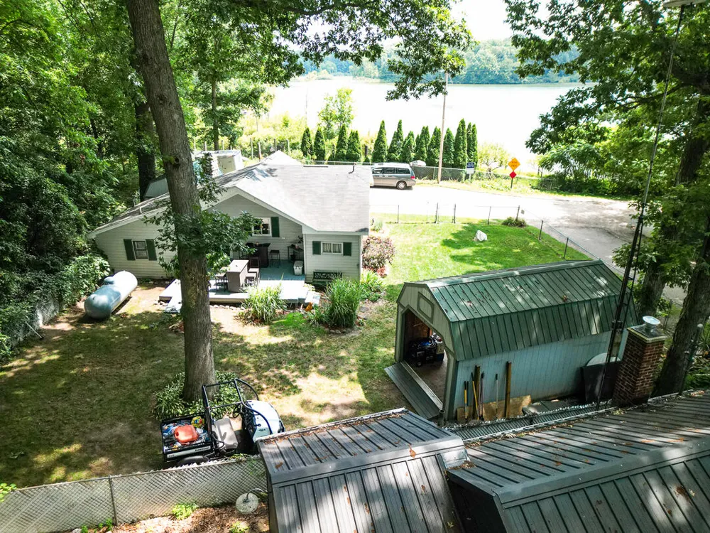 9728 Lakeview Drive Jerome, MI 49249