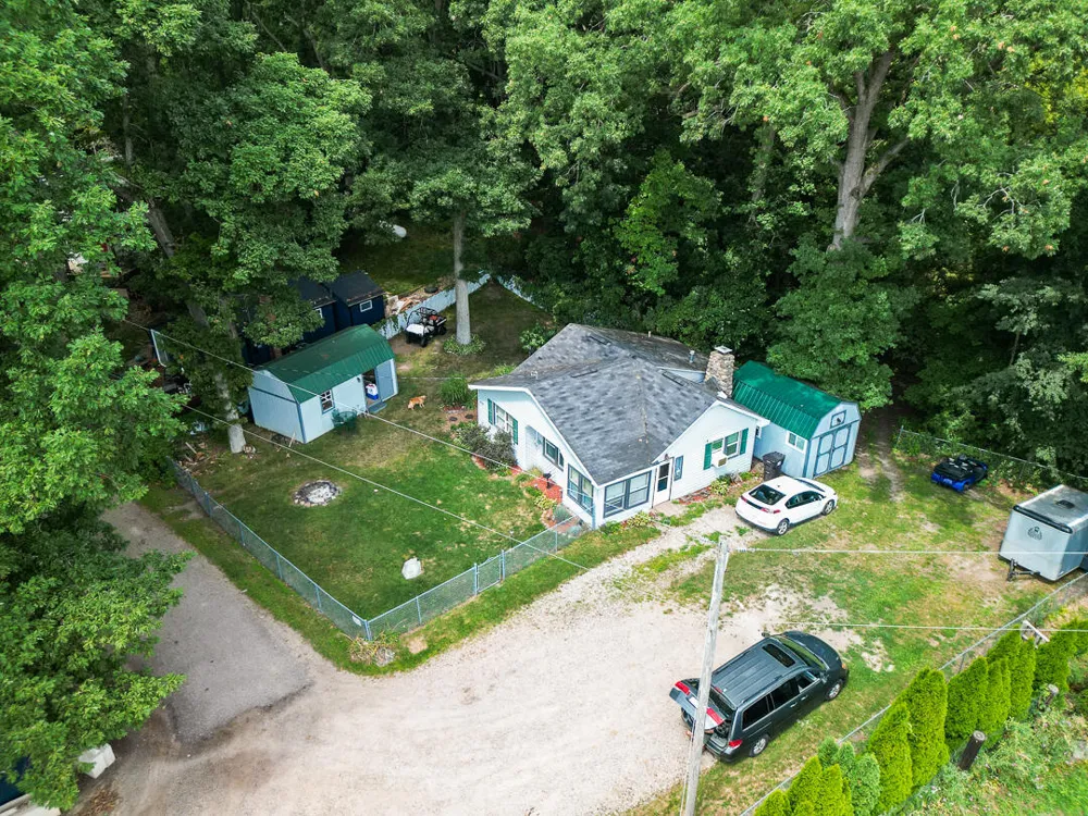 9728 Lakeview Drive Jerome, MI 49249