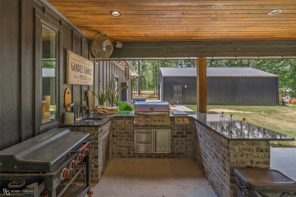 1652 Gravel Point Road Frierson, LA 71027