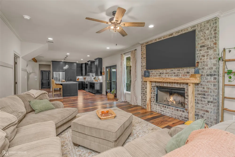 1652 Gravel Point Road Frierson, LA 71027