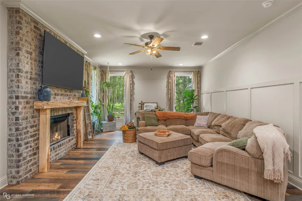1652 Gravel Point Road Frierson, LA 71027