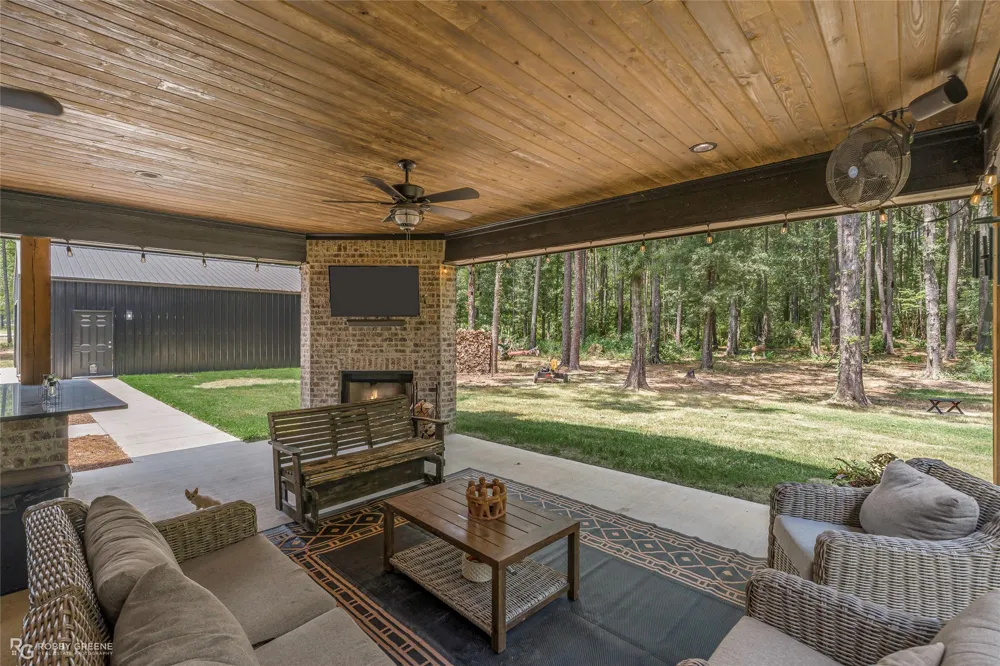 1652 Gravel Point Road Frierson, LA 71027