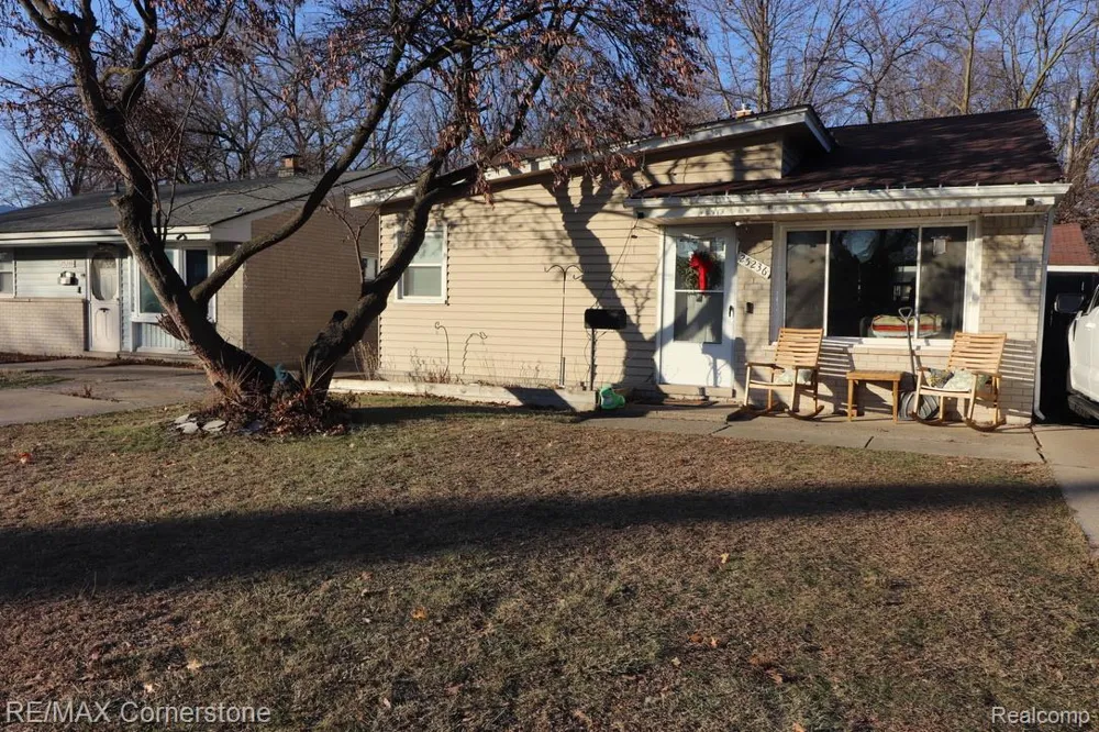 25236 Hopkins Street Dearborn Heights City, MI 48125