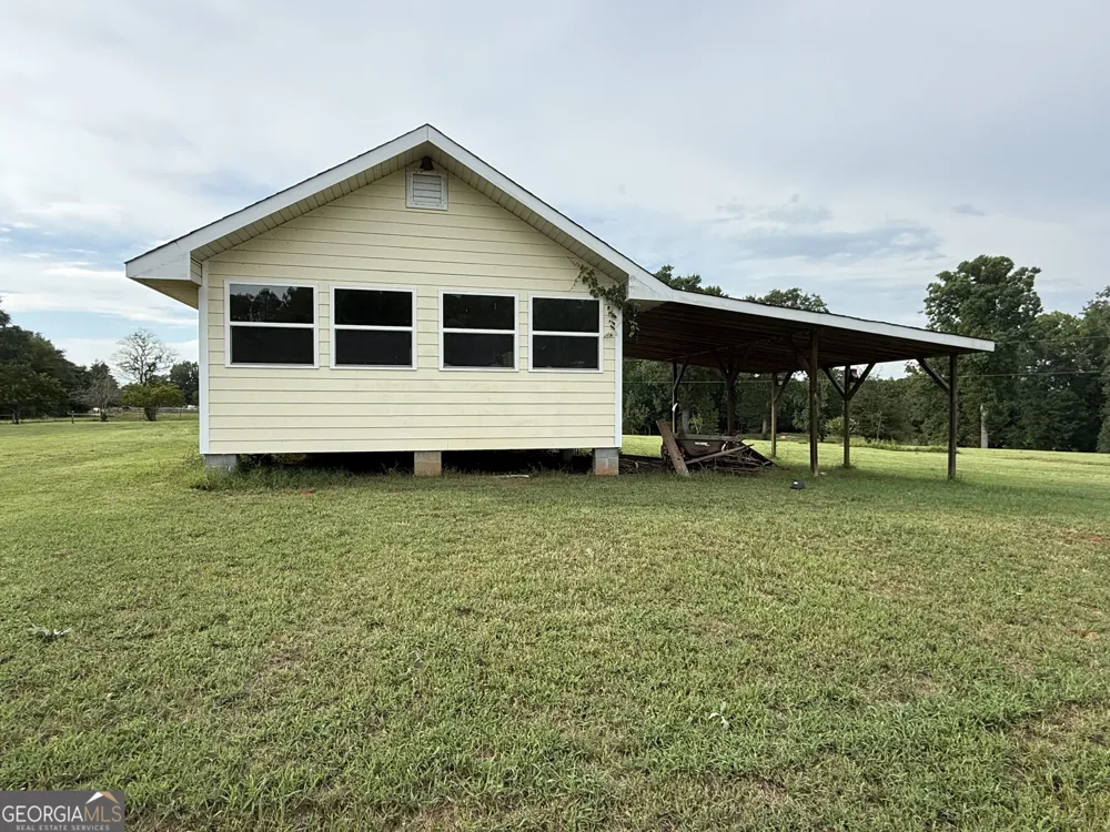 259 Lovers LN Union Point, GA 30669