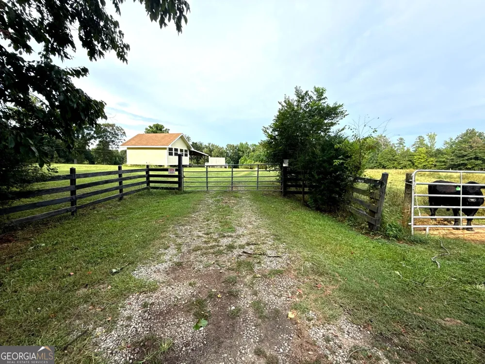 259 Lovers LN Union Point, GA 30669