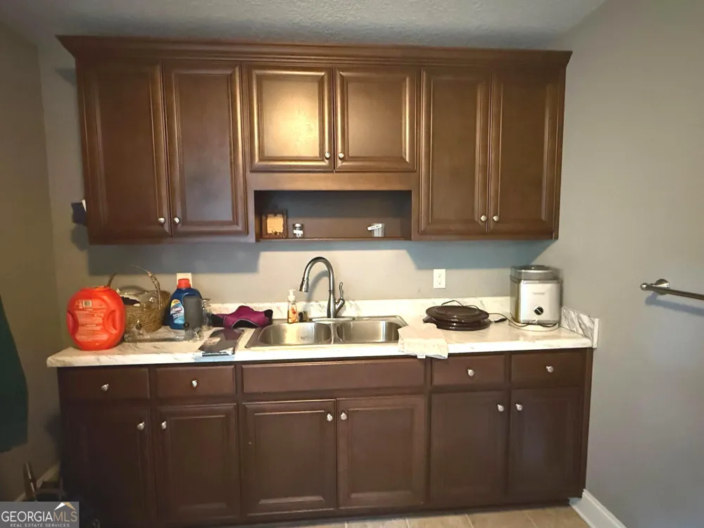 259 Lovers LN Union Point, GA 30669