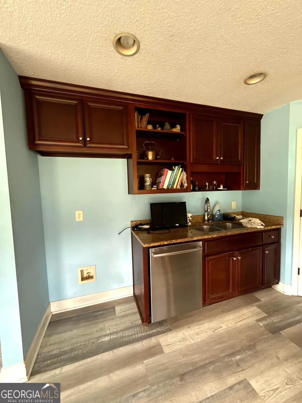 259 Lovers LN Union Point, GA 30669